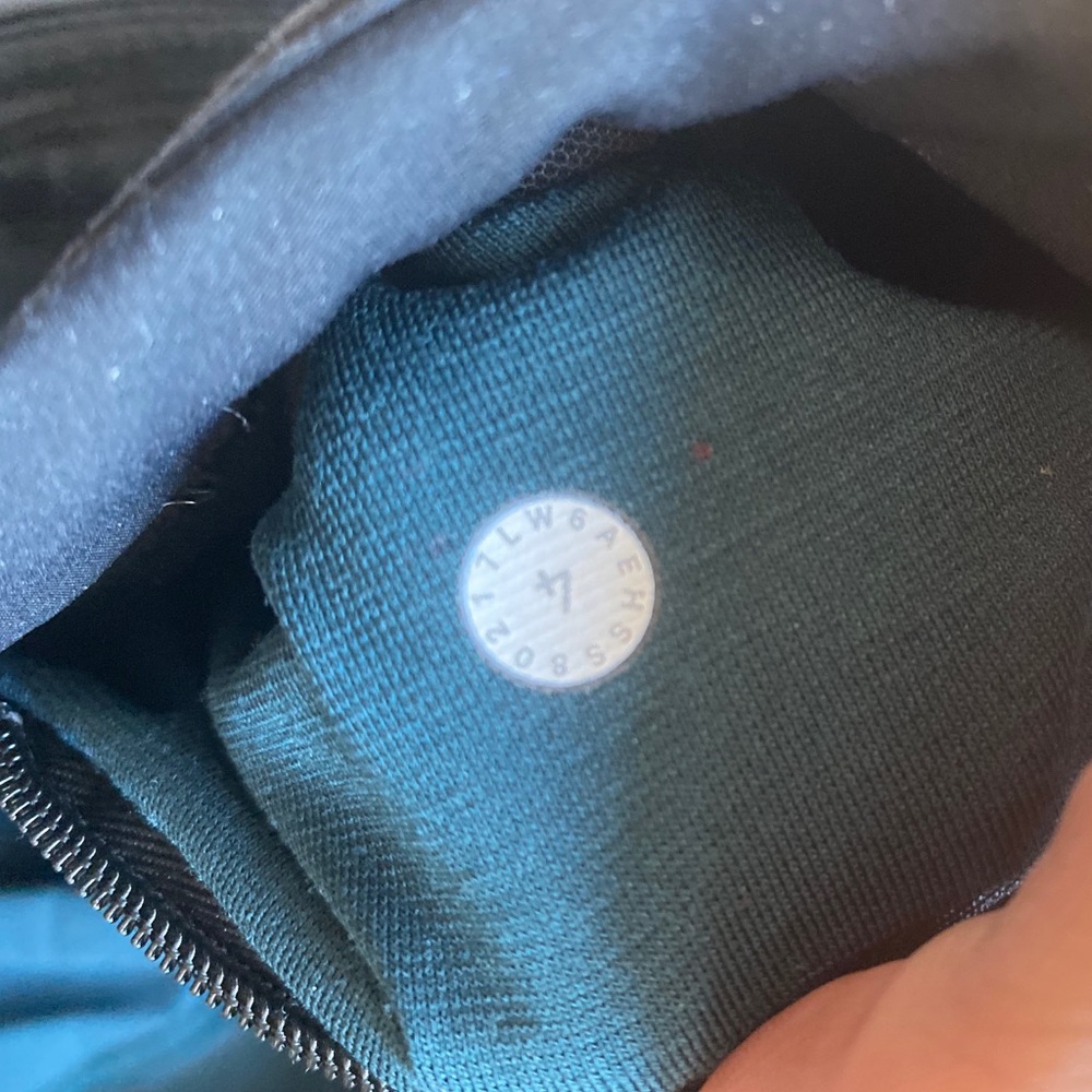 Lululemon capri - Picture 3 of 3
